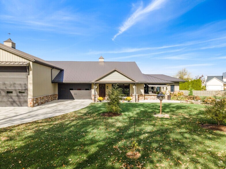 More Photos Of 15306 Covington Rd, Fort Wayne Flex For Sale