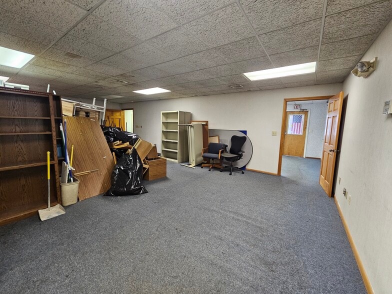 More Photos Of 1755 Meriden Waterbury Tpke, Plantsville Office Residential For Sale