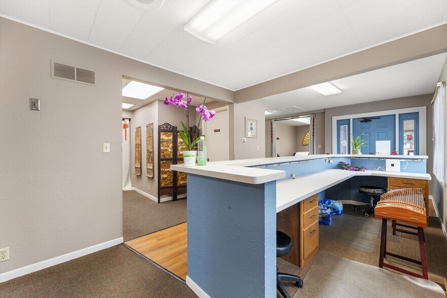 More Photos Of 11801 W Janesville Rd, Hales Corners Office For Sale