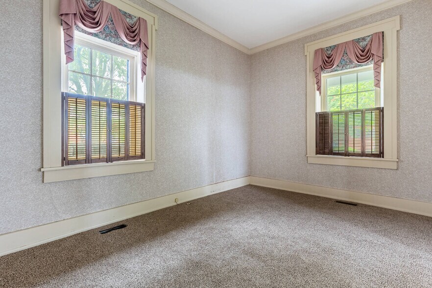 More Photos Of 405 E Spring St, Saint Marys Office Residential For Sale