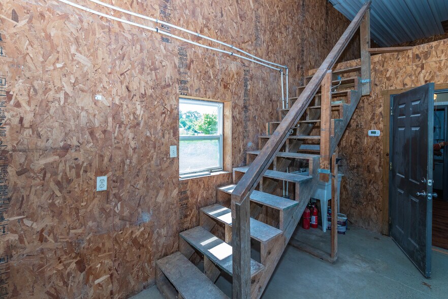 More Photos Of 288 W Brookville Rd, Fountaintown Office For Lease