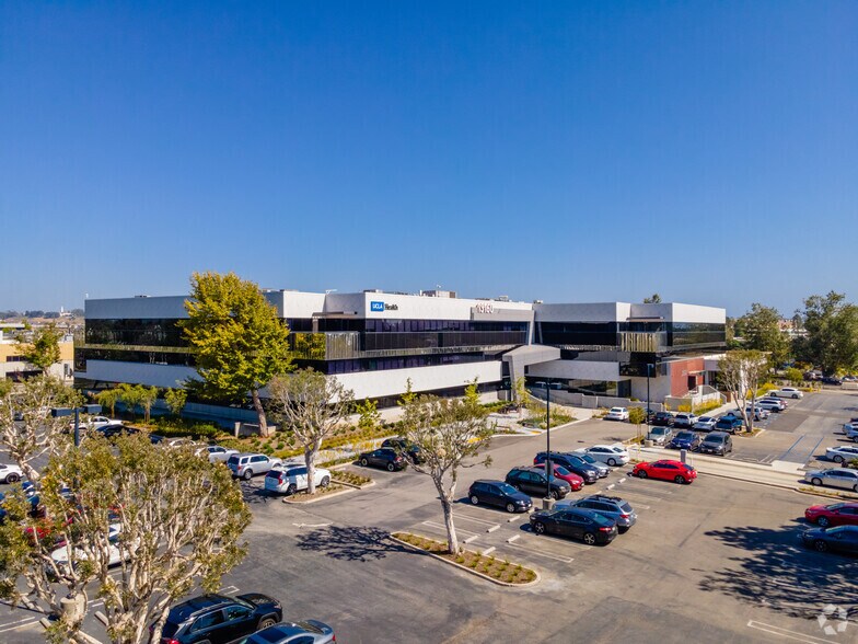 More Photos Of 13160 Mindanao Way, Marina Del Rey Medical For Lease