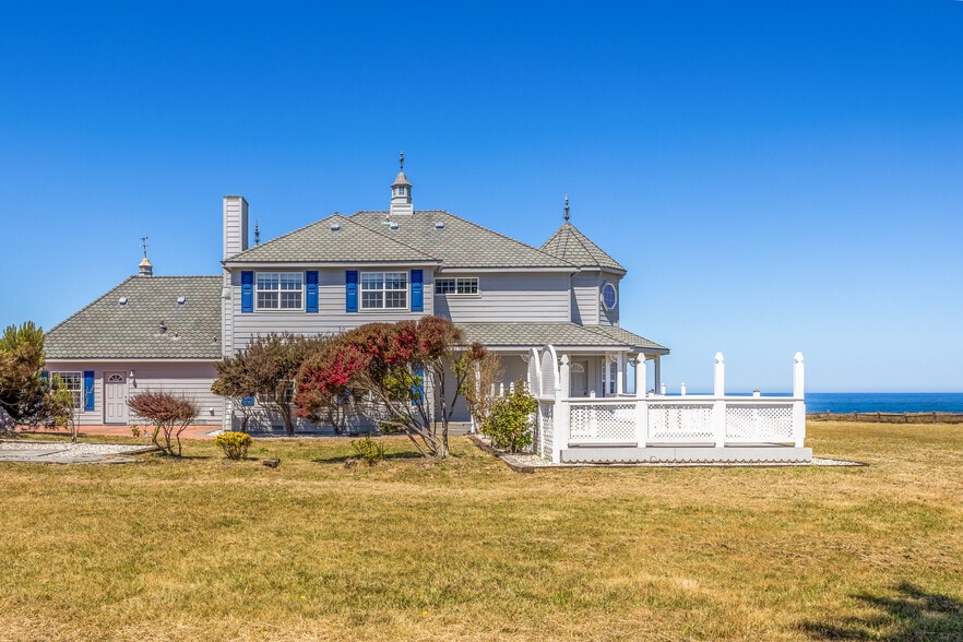 More Photos Of 19351 Del Mar Dr, Fort Bragg Specialty For Sale