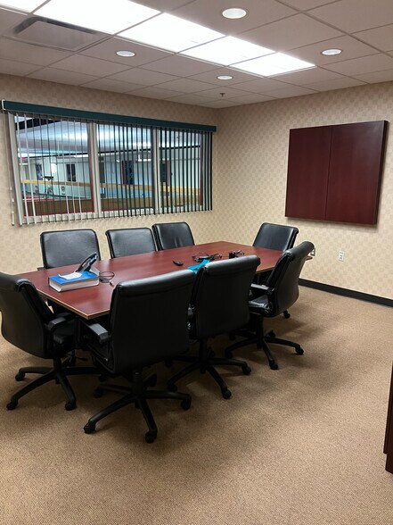 More Photos Of 13320 Metro Pky, Fort Myers Movie Radio TVStudio For Lease