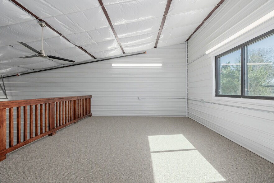 More Photos Of 560 Ames St, Lakewood Industrial For Sale