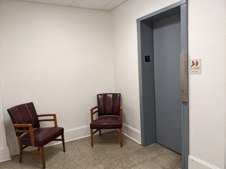 More Photos Of 329 Pine St, Williamsport Office For Sale
