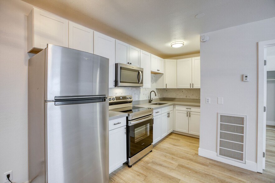 More Photos Of 317 S 9th St, Las Vegas Apartments For Sale