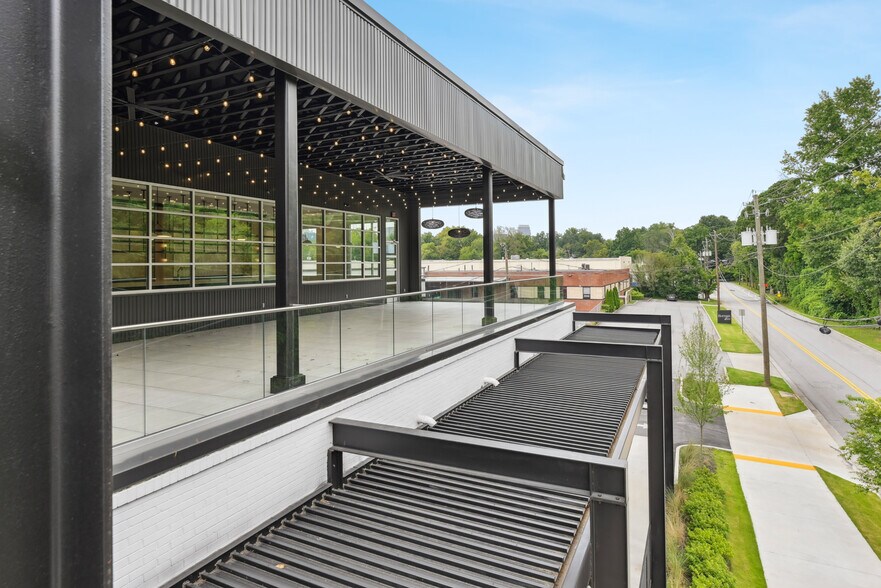 More Photos Of 159 Armour Dr NE, Atlanta Showroom For Lease