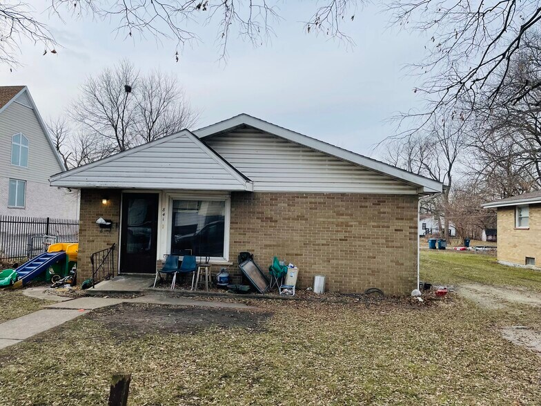 More Photos Of 1355 S 7th Ave, Kankakee Apartments For Sale