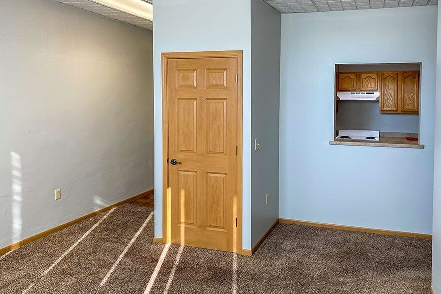 More Photos Of 600 W North St, Greenfield Apartments For Sale