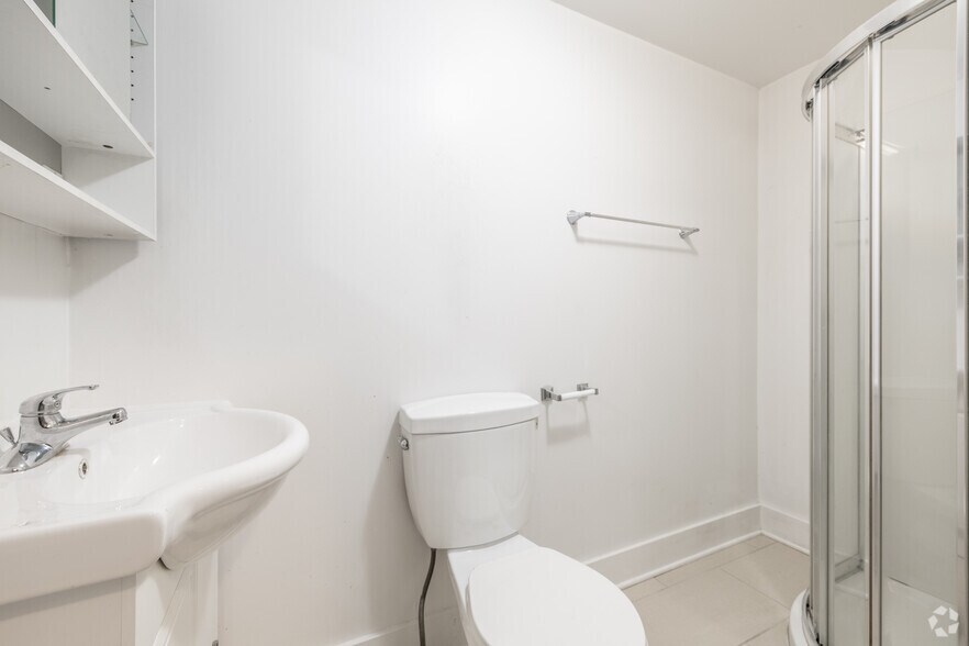 More Photos Of 245 Laurier Av E, Ottawa Apartments For Sale