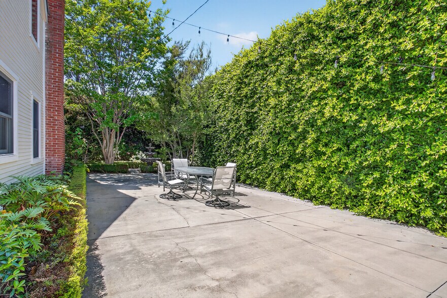 More Photos Of 17066 Palmdale Ln, Huntington Beach Contractor Storage Yard For Sale