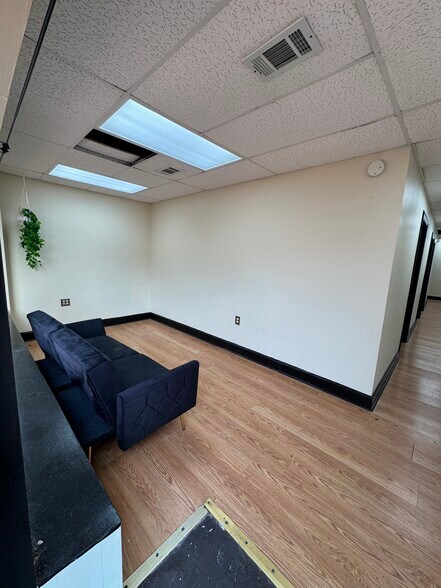 More Photos Of 120 Coles Ct, Barbourville Office For Sale