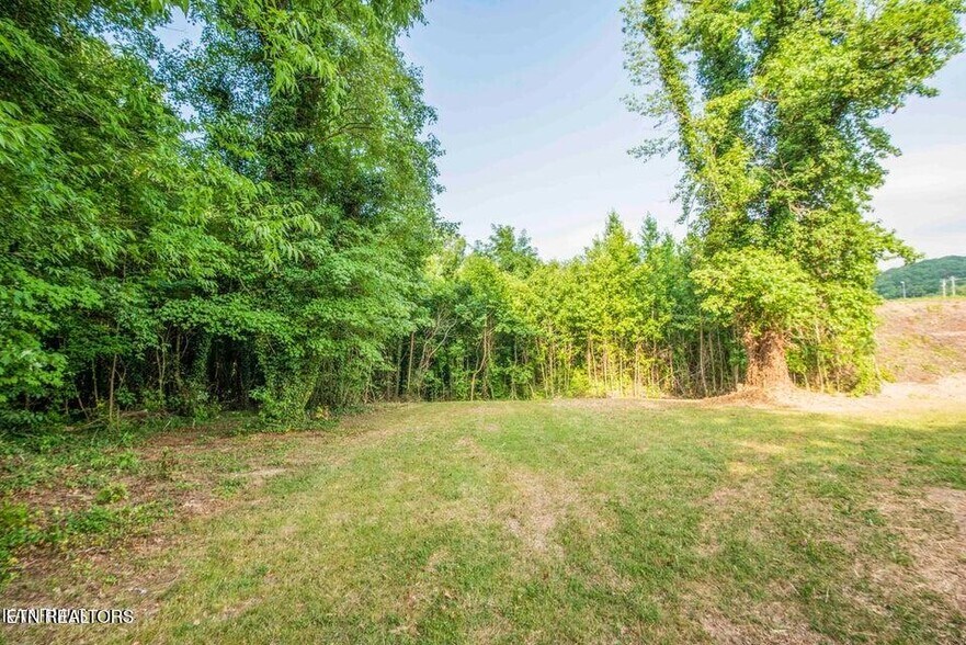 More Photos Of 1723 Roane State Hwy, Harriman Flex For Sale