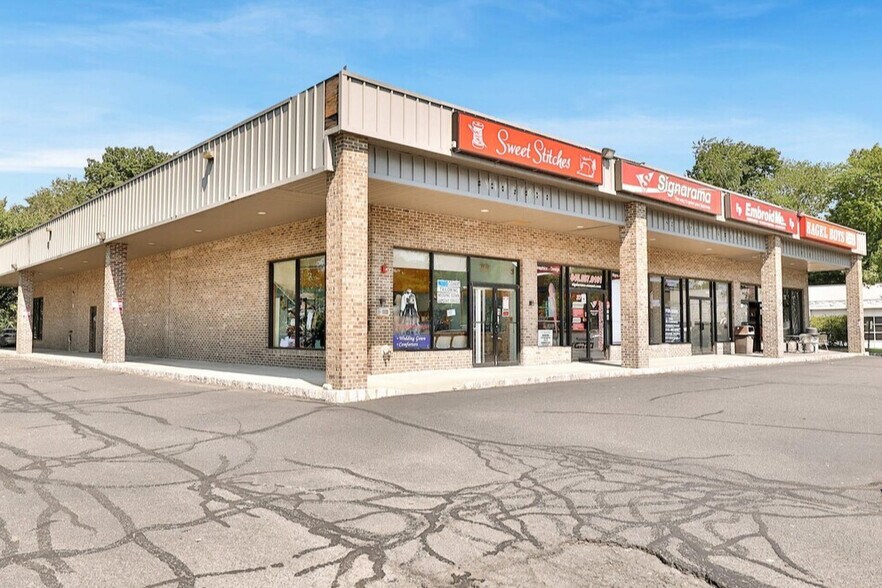 Primary Photo Of 27 N Middletown Rd, Nanuet Freestanding For Lease