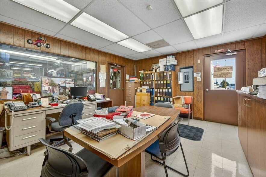 More Photos Of 1017-1023 N Maple Ave, Fresno Warehouse For Sale