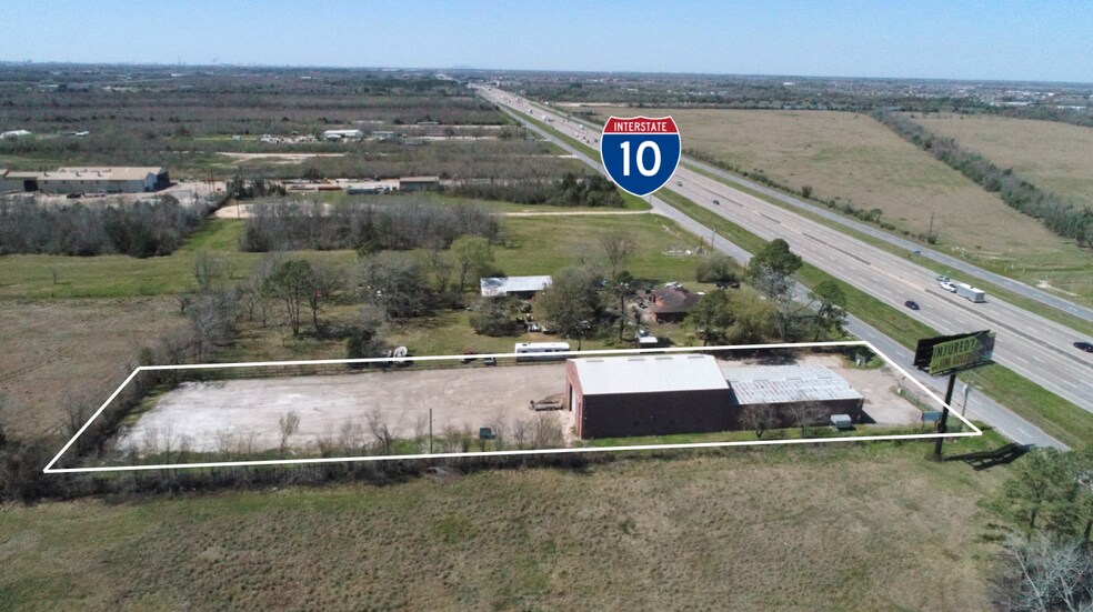More Photos Of 7108 East Fwy, Baytown Warehouse For Lease