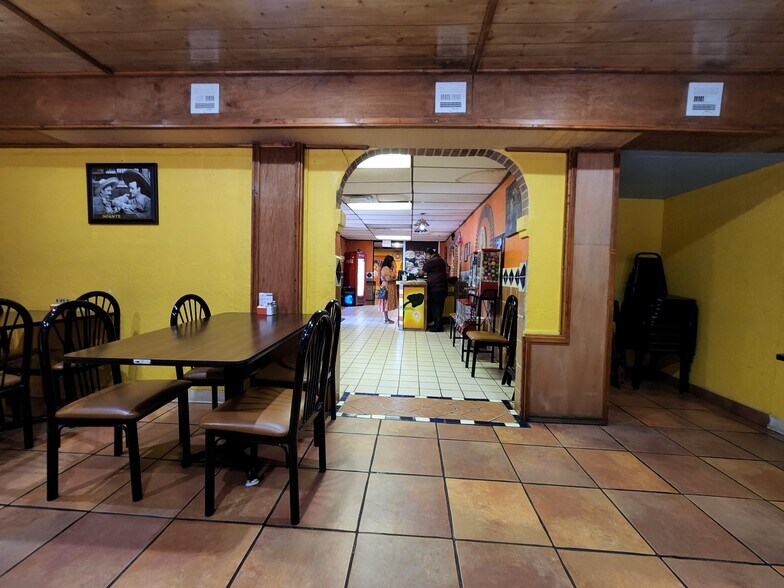 More Photos Of 1221 N Grady St, Altus Restaurant For Sale