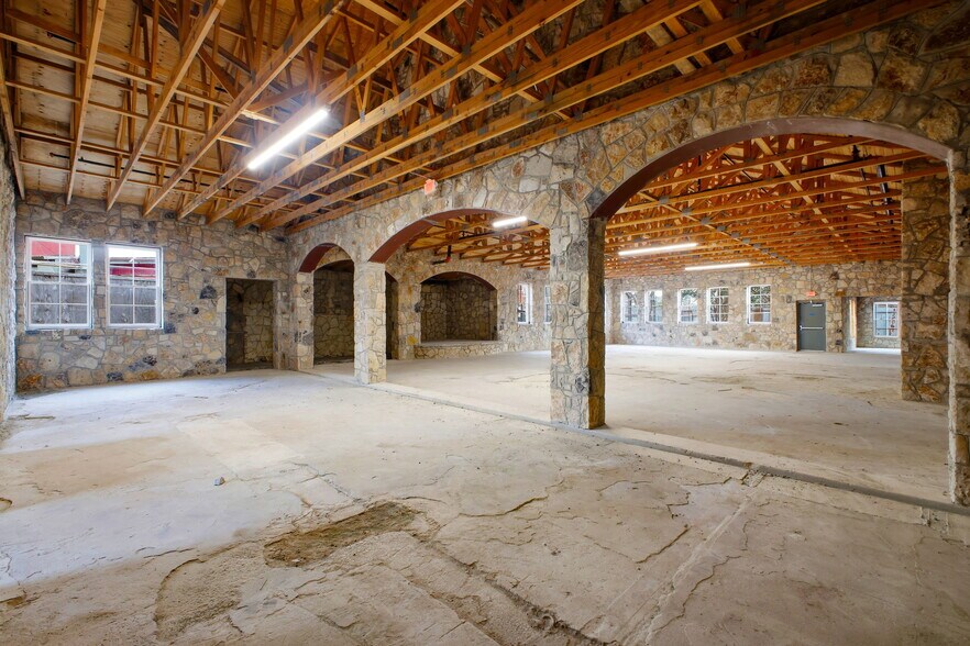 More Photos Of 24116 W IH-10, San Antonio Restaurant For Sale