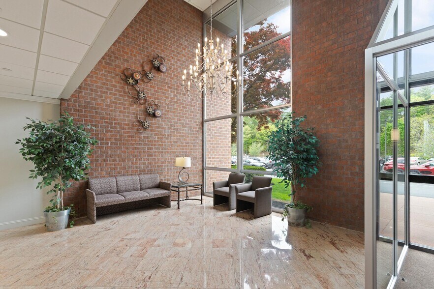 More Photos Of 2 Main St, Stoneham Office For Lease