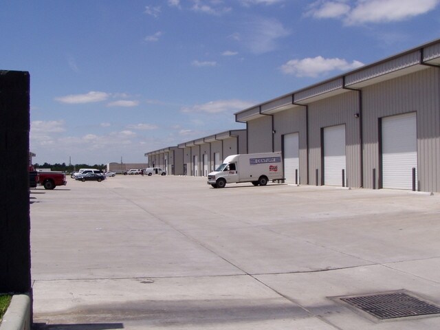 More Photos Of 5275 Barker Cypress Rd, Houston Unknown For Lease