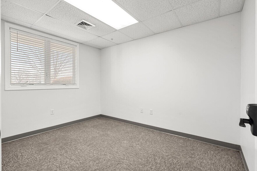 More Photos Of 19 Bridge St, Kittery Coworking Space
