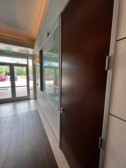 More Photos Of 5920 W William Cannon Dr, Austin Unknown For Lease