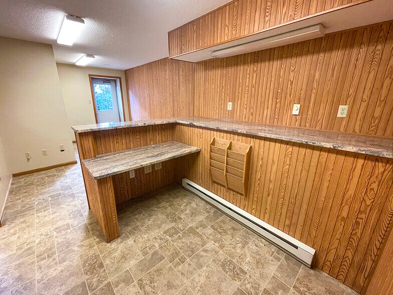 More Photos Of 459 Southgate Dr, Tomahawk Industrial For Sale