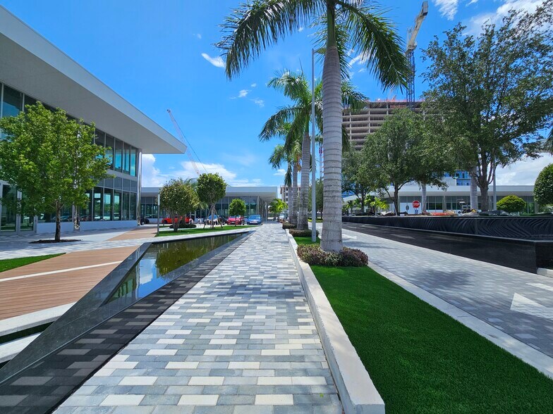 More Photos Of 1000-1100 E Hallandale Beach Blvd, Hallandale Beach Office For Lease