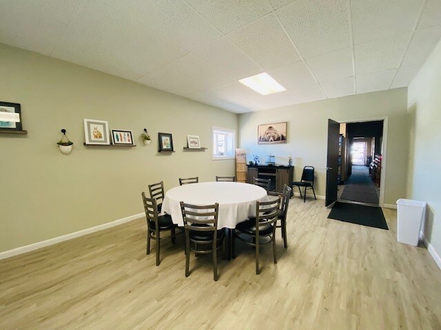 More Photos Of 688 Main St, Walden Restaurant For Sale