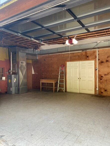 More Photos Of 7448 Springfield Ave, Sykesville Storefront For Lease