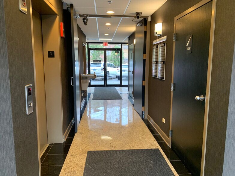More Photos Of 519 N Cass Ave, Westmont Medical For Lease