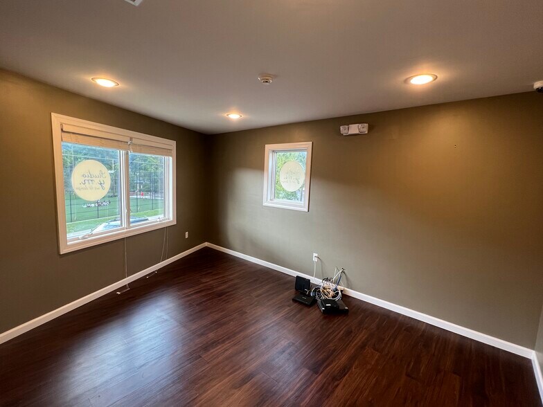 More Photos Of 37 Riveredge Rd, Tenafly Storefront Retail Office For Sale