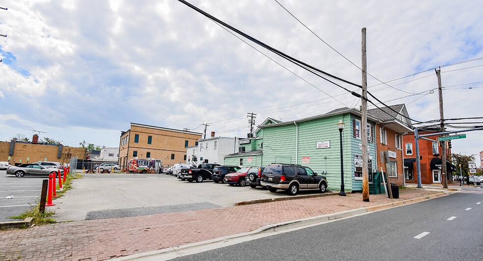 More Photos Of 100-102 S Washington Blvd, Laurel Freestanding For Sale