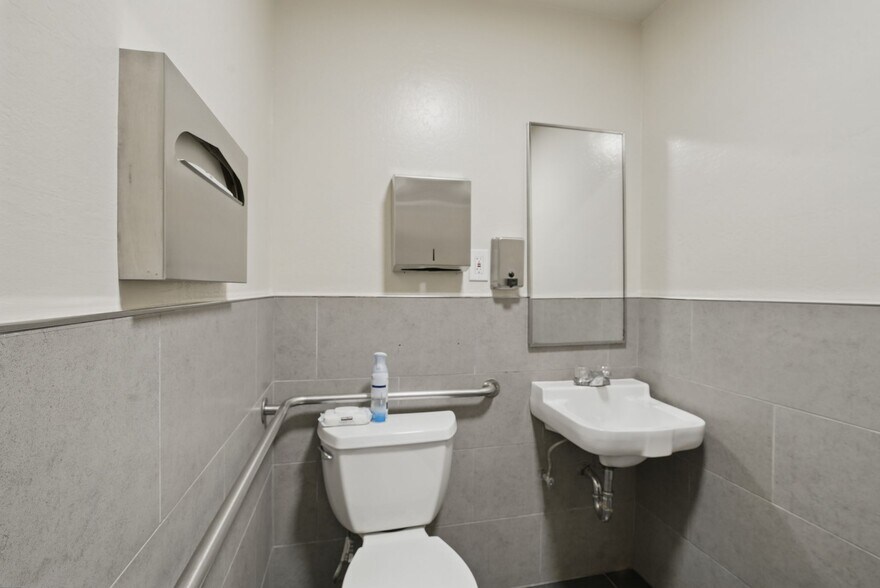 More Photos Of 301 Grand Ave, South San Francisco Office For Lease