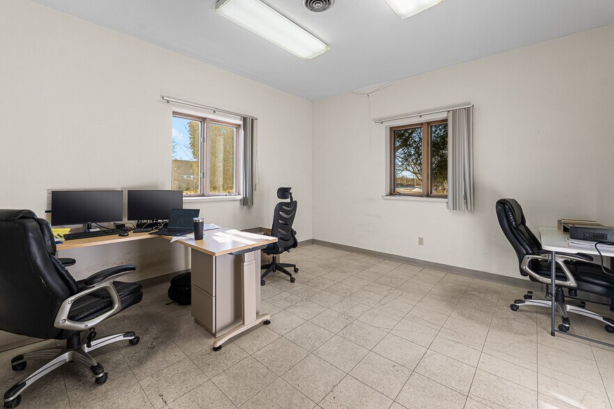 More Photos Of 65 Blodgett Ct, Fond Du Lac Warehouse For Sale