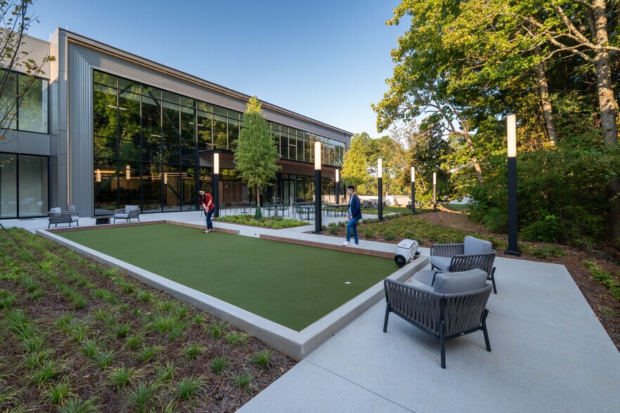 More Photos Of 5555 Windward Pky W, Alpharetta Loft Creative Space For Lease