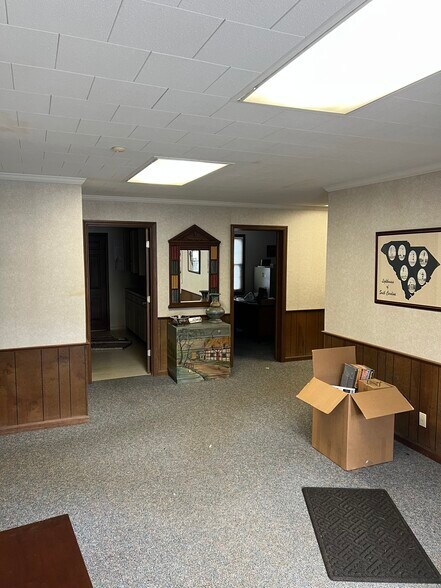 More Photos Of 1513 Anderson St, Belton Office For Sale