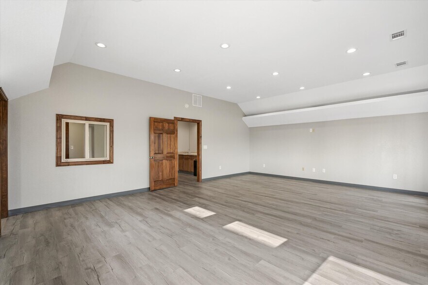 More Photos Of 2415 W Main St, Gun Barrel City Medical For Lease