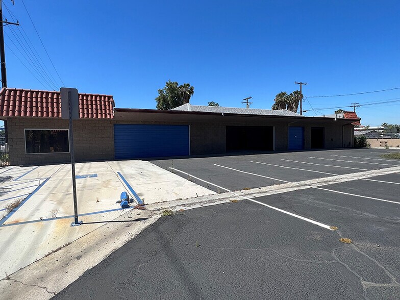 More Photos Of 147 N Gilbert St, Hemet Flex For Sale