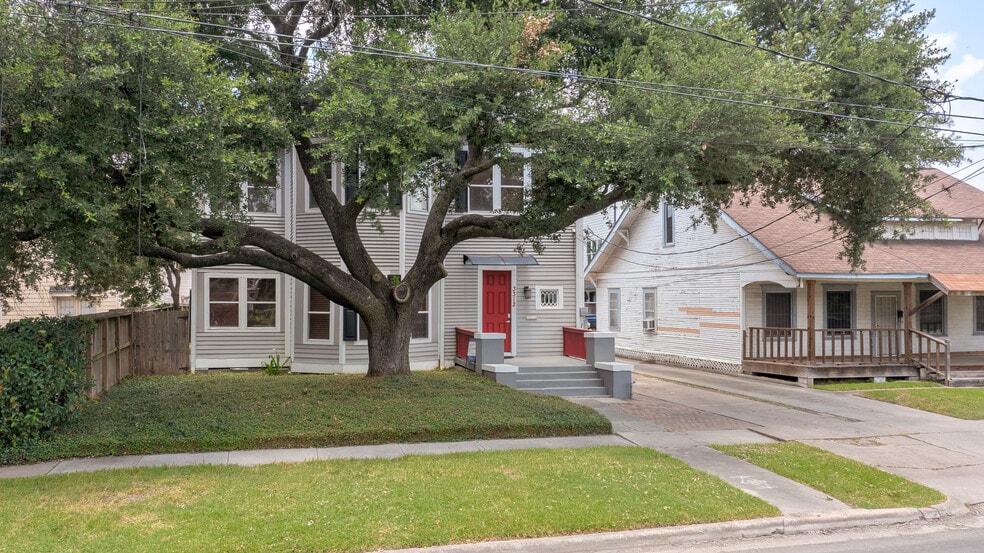 More Photos Of 3312 Crawford St, Houston Apartments For Sale