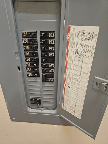 More Photos Of 2 S Main St, Coalville Loft Creative Space For Lease