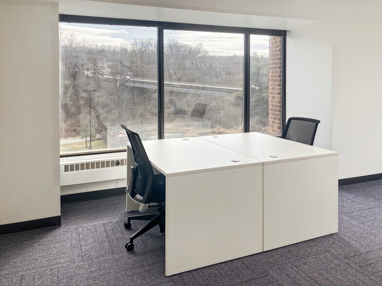 More Photos Of 2000 Cliff Mine Rd, Pittsburgh Coworking Space