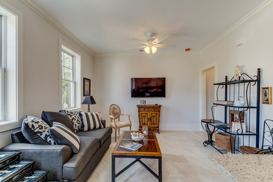 More Photos Of 300 Ash St, Fernandina Beach Storefront Retail Residential For Sale