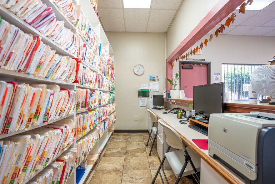 More Photos Of 4946 Florence Ave, Bell Medical For Lease