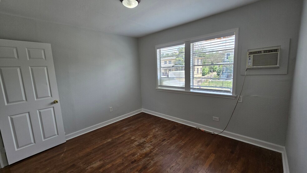 More Photos Of 261 Claremont Ave, San Antonio Multifamily For Sale