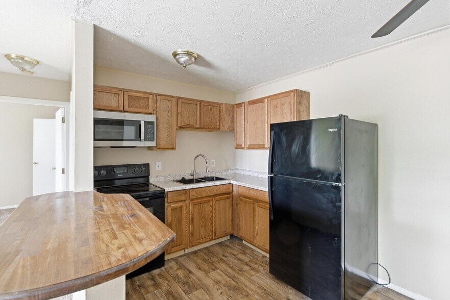 More Photos Of 1631 Jackson Ln, Middletown Multifamily For Sale