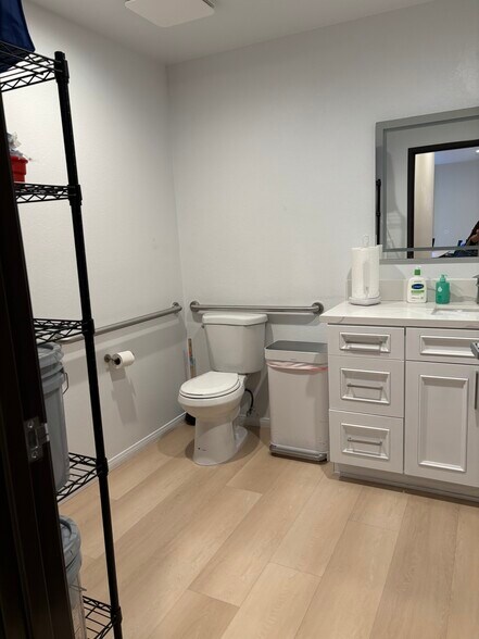 More Photos Of 346 N Azusa Ave, La Puente Storefront Retail Office For Sale