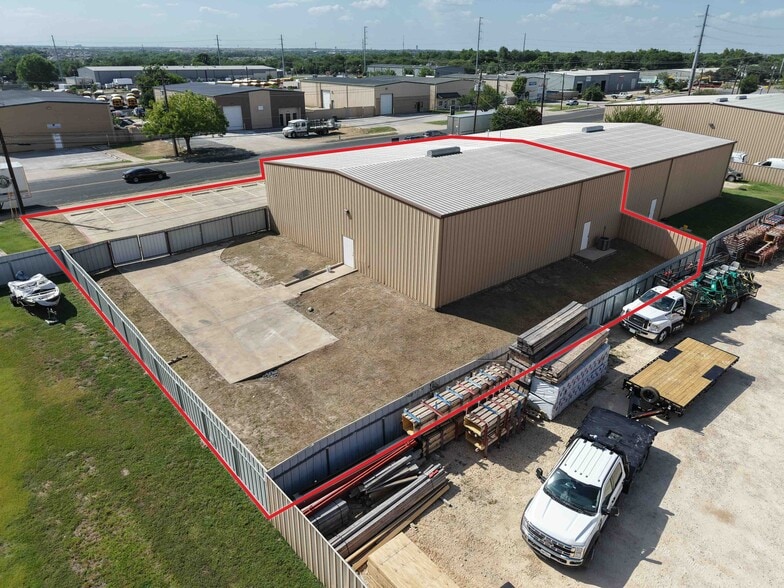 More Photos Of 13711 Immanuel Rd, Pflugerville Warehouse For Lease