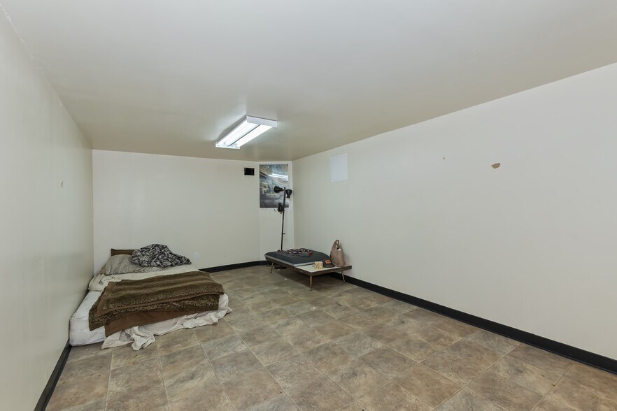 More Photos Of 40728 Village Dr, Big Bear Lake Storefront For Sale